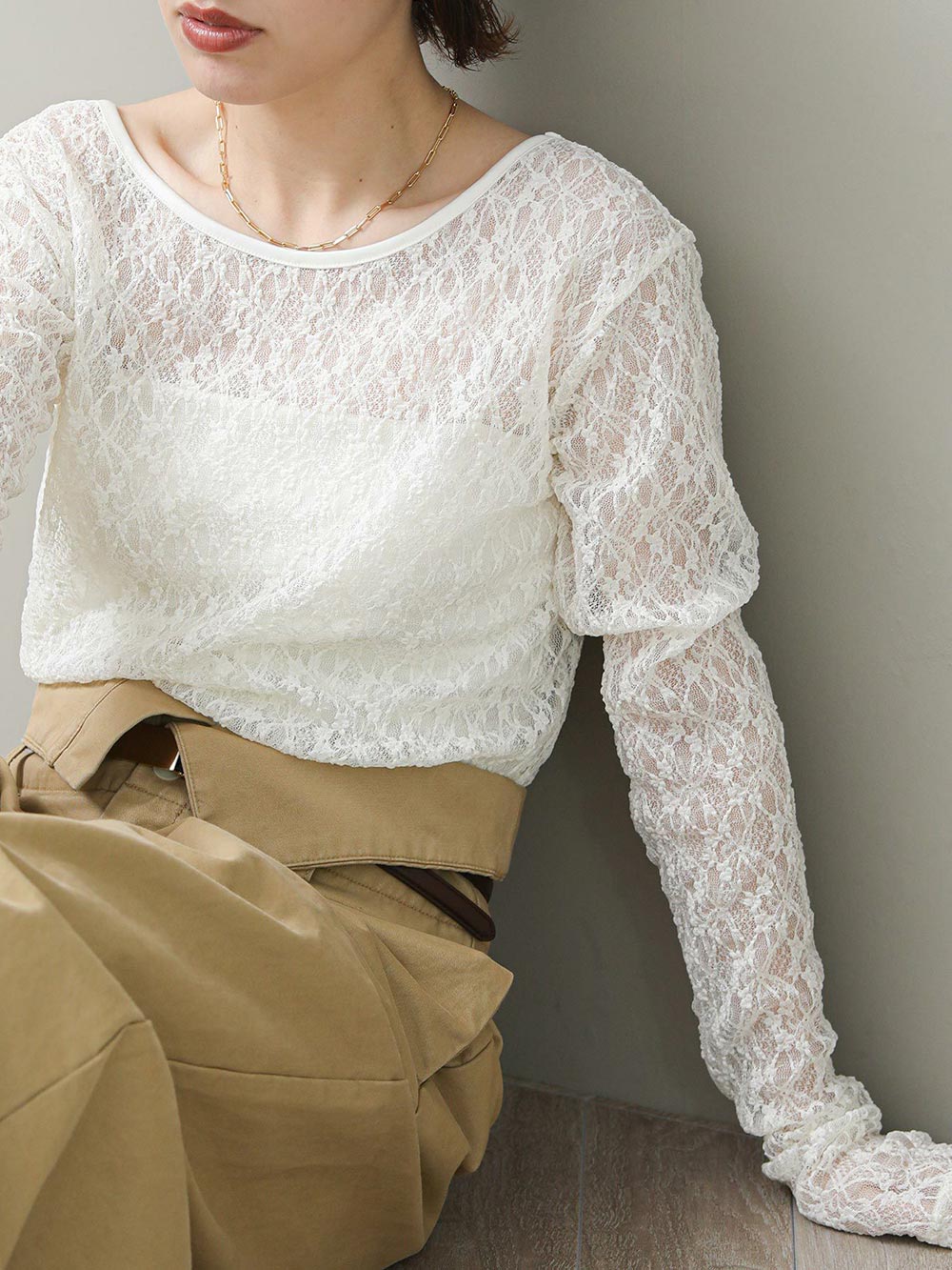 Volume Sleeve Lace Pullover